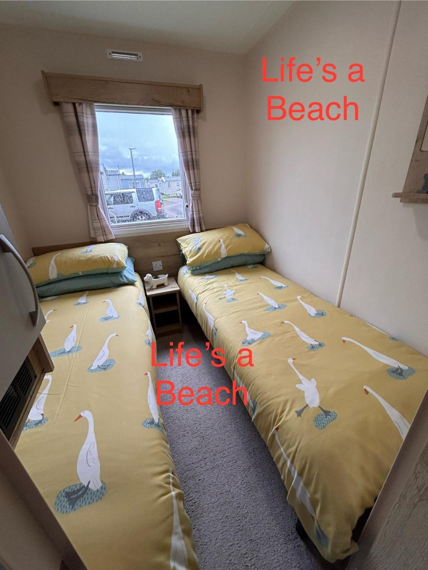 Lifes A Beach On Presthaven Sands Prestatyn Exterior photo